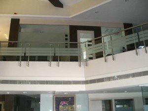 round+Glass+Studs+Film (15)